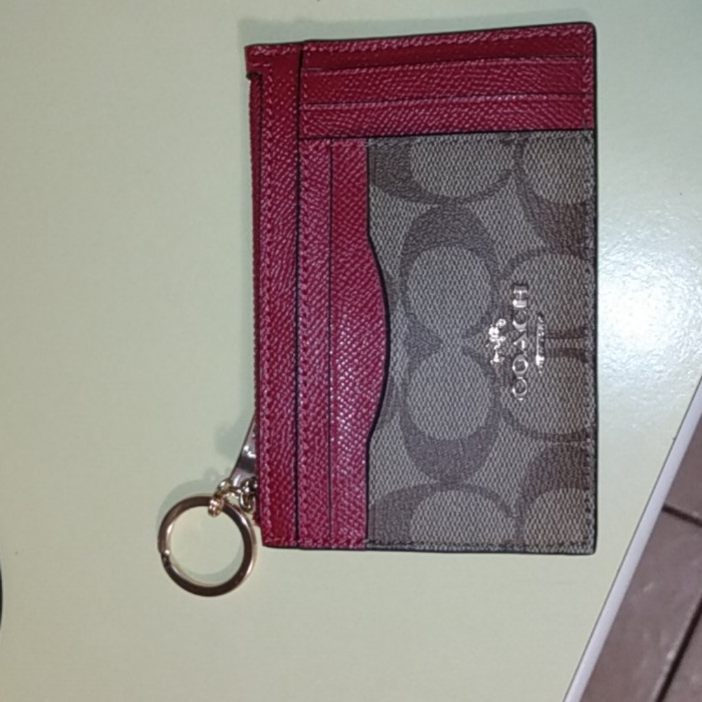 Women's Coach card and key set